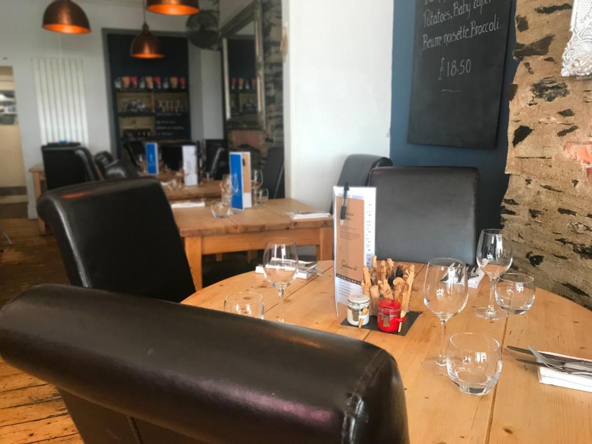 Inn Seabreeze Restaurant With 4*